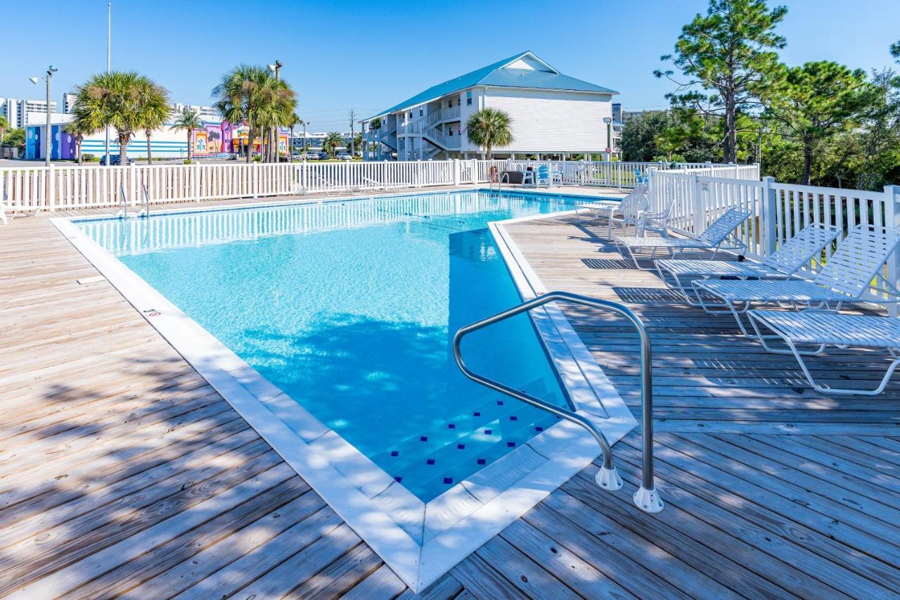 Palmettos #104 Apartment